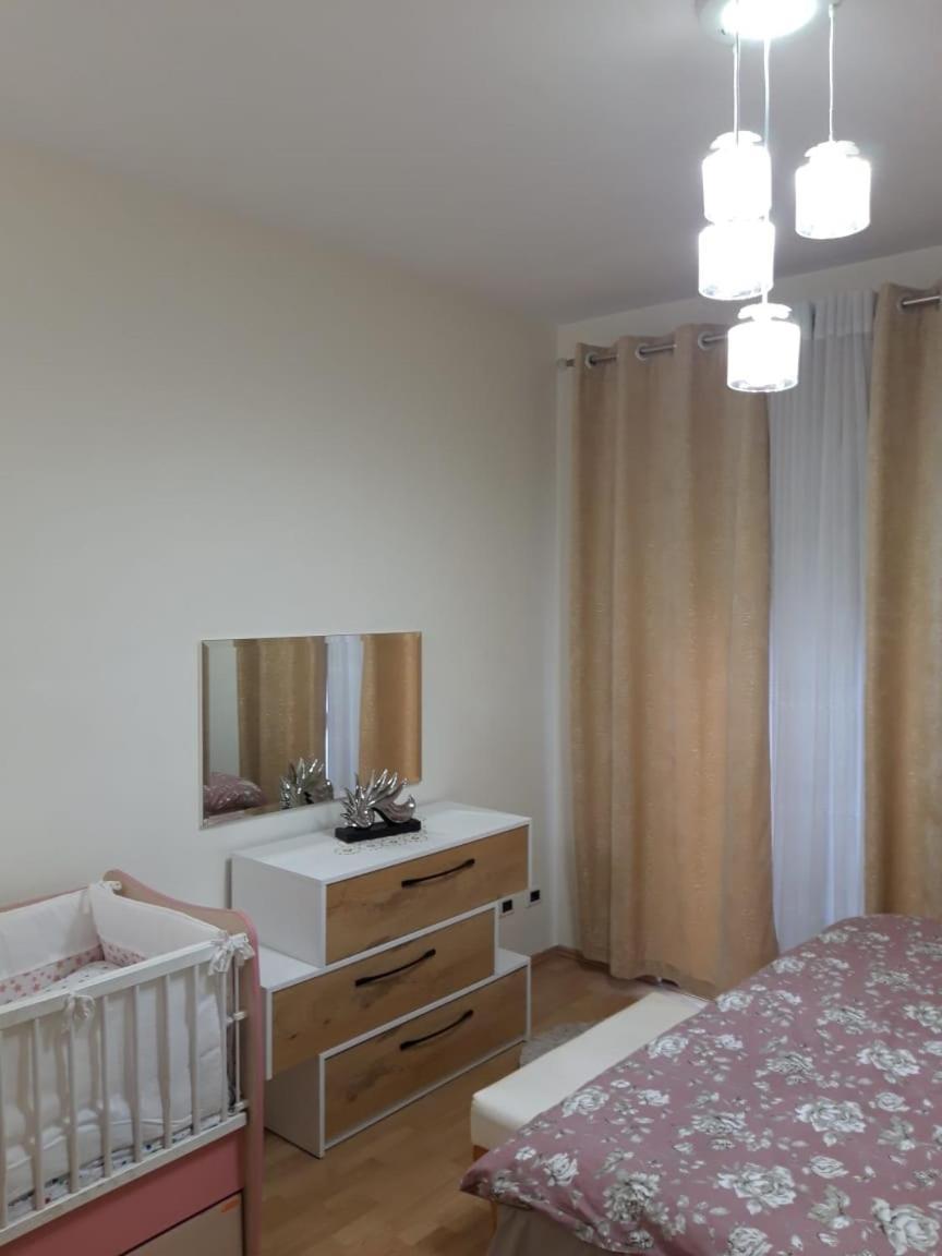 Apartament Peti 22 *